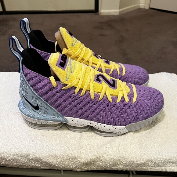 Nike LeBron 16 Lakers Championships. Size 12. New never worn. - Picture 2 of 7